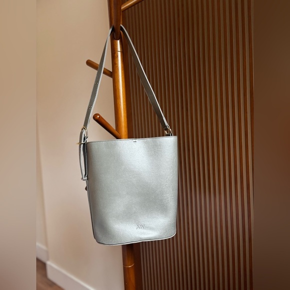 MATT and NAT | Azur vegan Bucket bag - Picture 3 of 6